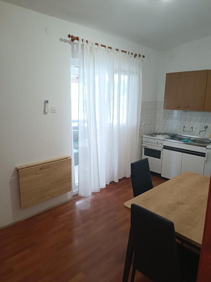 Apartments Branka- 4 Apartments In House- 1 Apartment Has Jacuzzi Vir Exterior foto